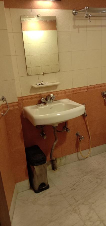 Hotel Aston كولكاتا المظهر الخارجي الصورة
